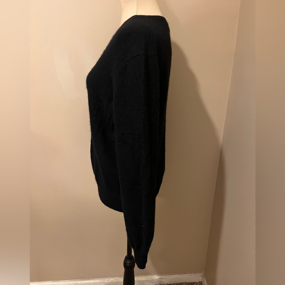 Neiman Marcus 100% Cashmere Classic Black Crew Neck Cardigan Sweater, size XL - Picture 4 of 7
